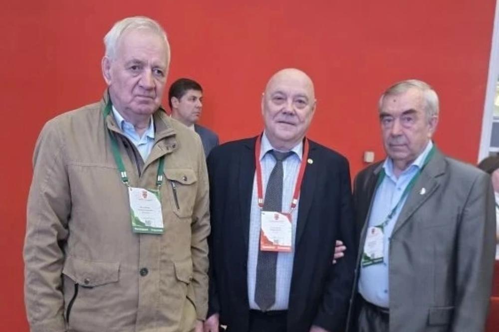 The Corresponding Member of the Russian Academy of Sciences Alexander Glotov presented a report: “Features of Virus Circulation…”